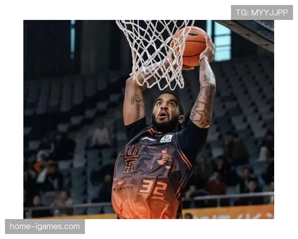 山东男篮重新注册伤愈内线核心克里斯，外援阵容调整